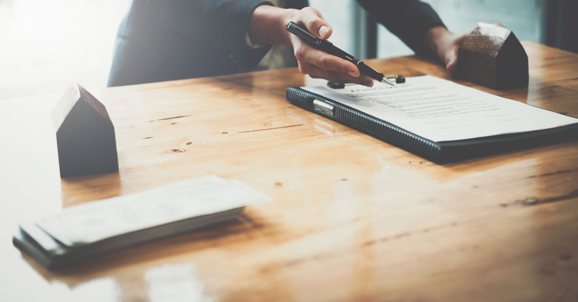 What Are the Different Brokerage Models an Agent Can Choose From?