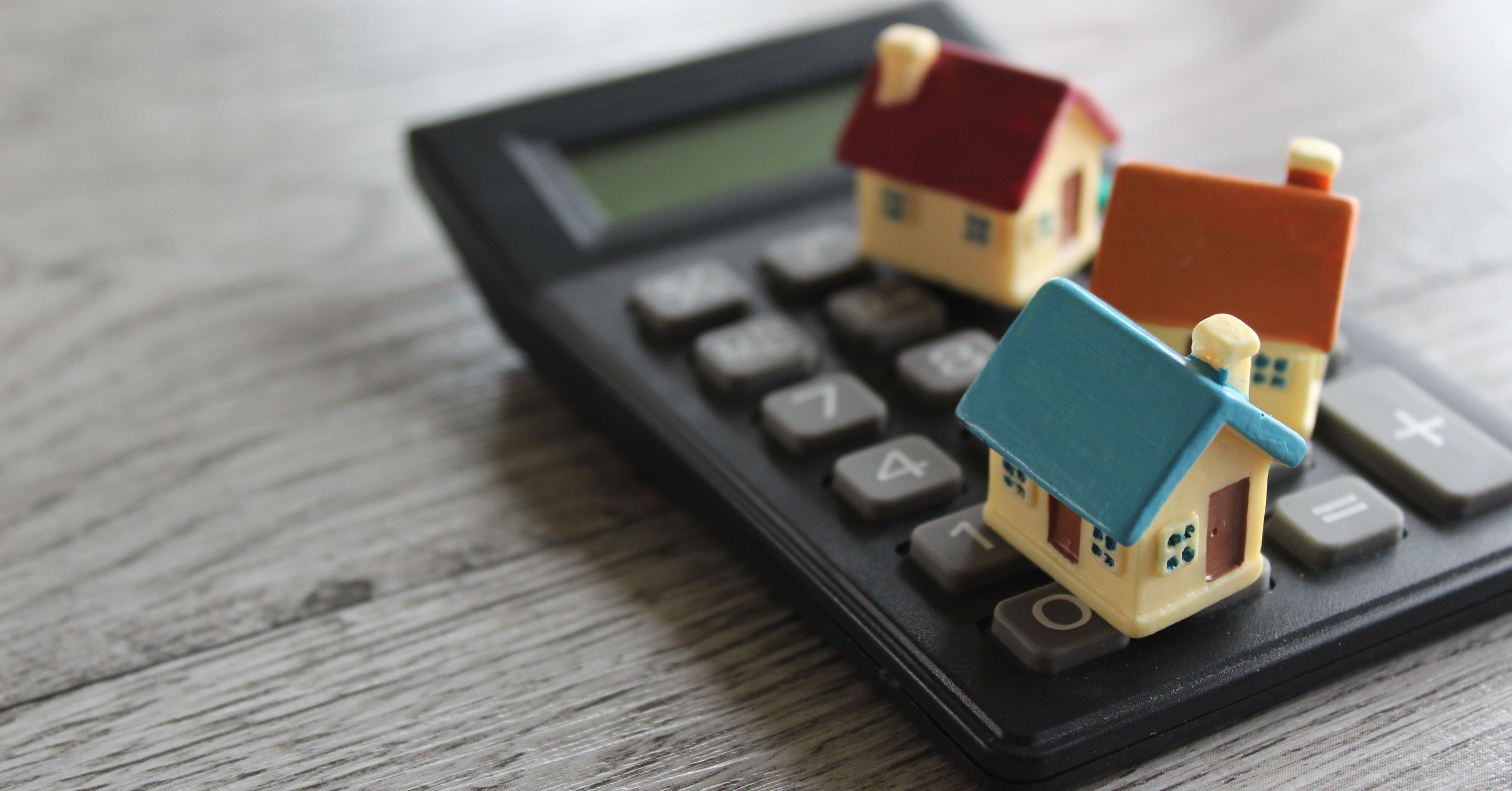 How to Calculate Taxes on the Sale of Rental Properties